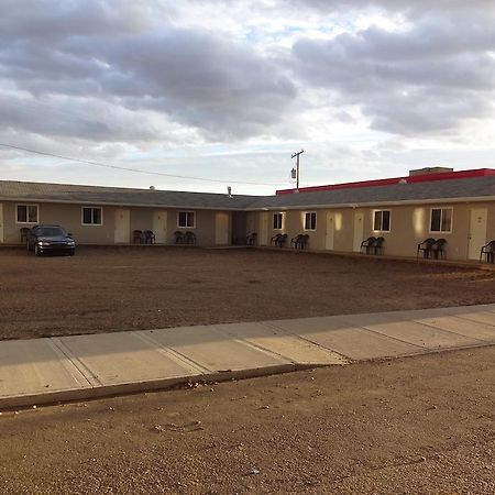 King'S Hotel & Motel By Elevate Rooms Shaunavon Exterior photo