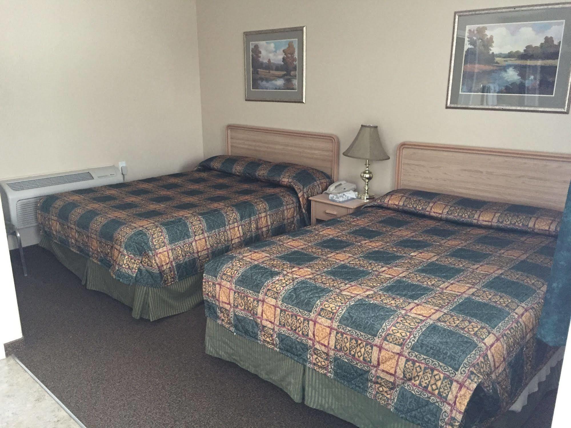 King'S Hotel & Motel By Elevate Rooms Shaunavon Exterior photo